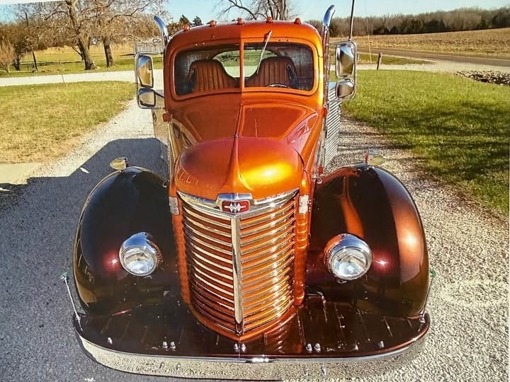 
								1948 International KB-7 Flatbed full									
