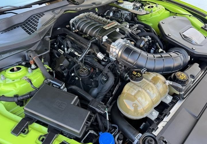 
								2020 Ford Mustang GT Premium full									