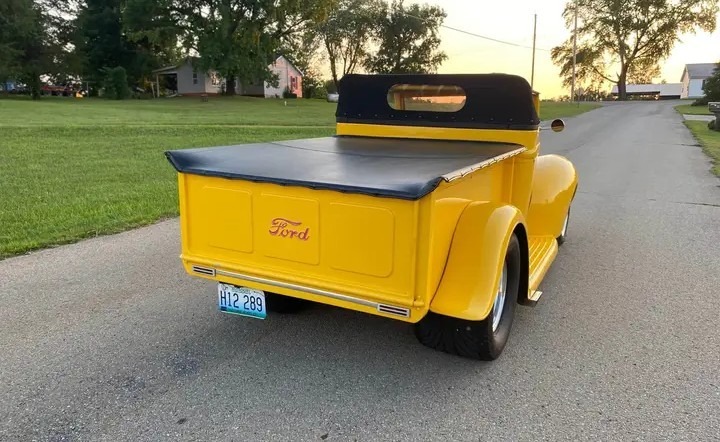 
								1941 Ford Roadster Pickup full									