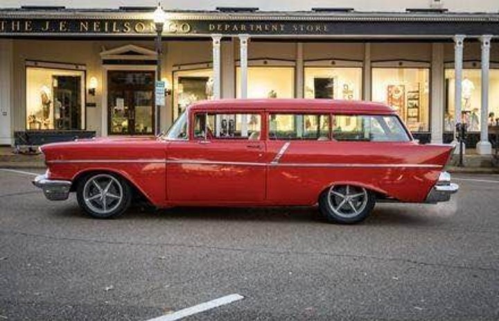 
								1957 Chevrolet Handyman full									