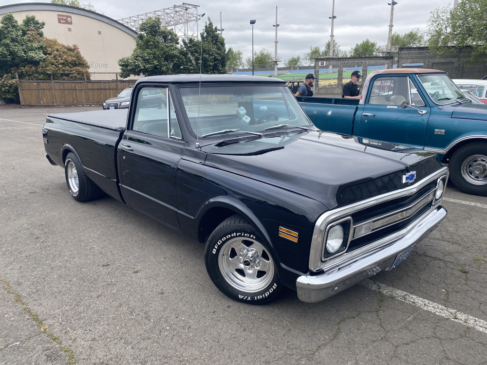 
								1970 Chevrolet C10 full									