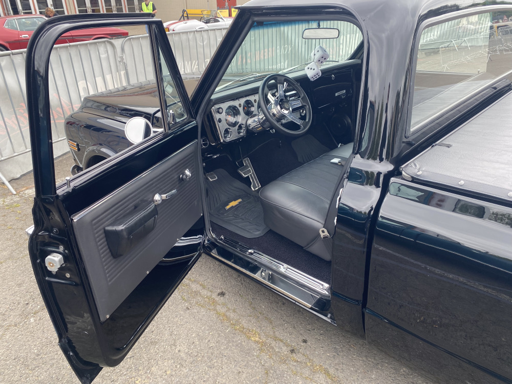 
								1970 Chevrolet C10 full									