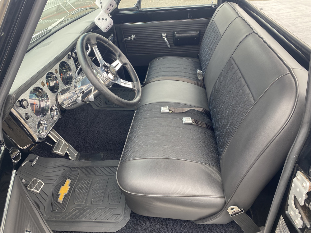 
								1970 Chevrolet C10 full									