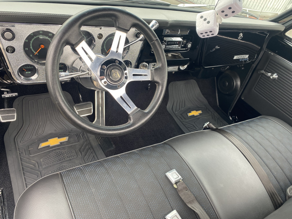 
								1970 Chevrolet C10 full									