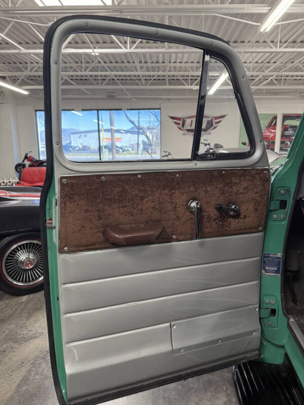 
								1954 Chevrolet 3100 full									