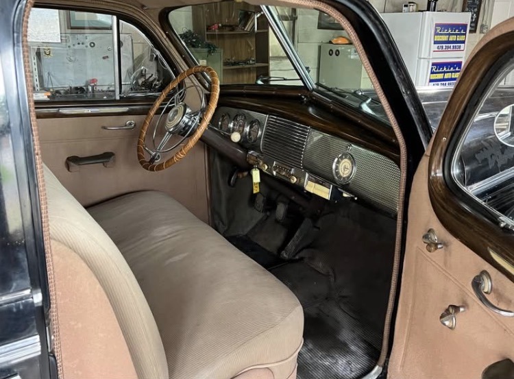
								1940 Buick Series 80 Limousine full									