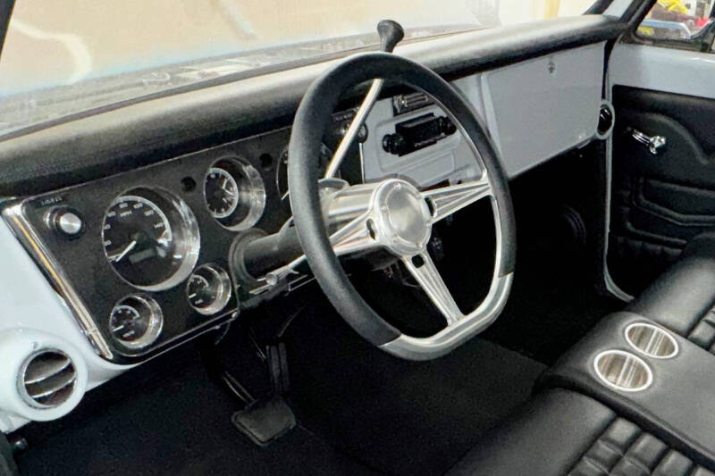 
								1970 Chevrolet C10 full									