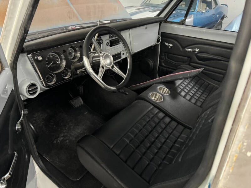 
								1970 Chevrolet C10 full									