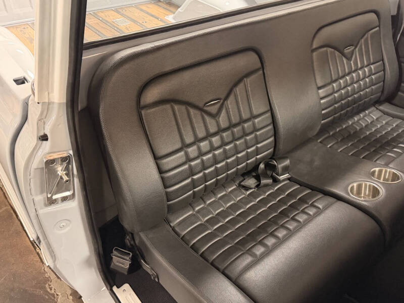 
								1970 Chevrolet C10 full									