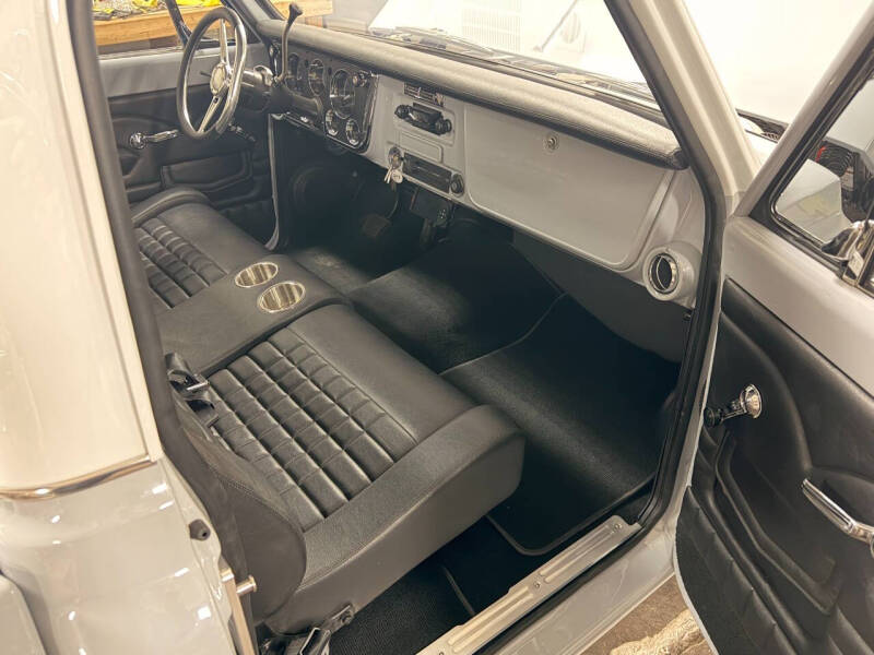 
								1970 Chevrolet C10 full									