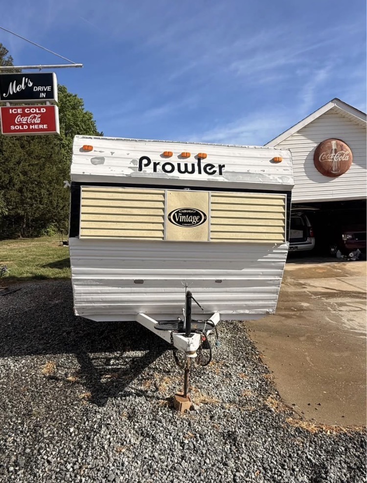 
								1974 Prowler Camper full									