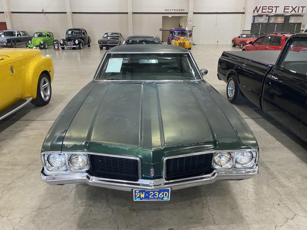 
								1970 Oldsmobile Cutlass S full									