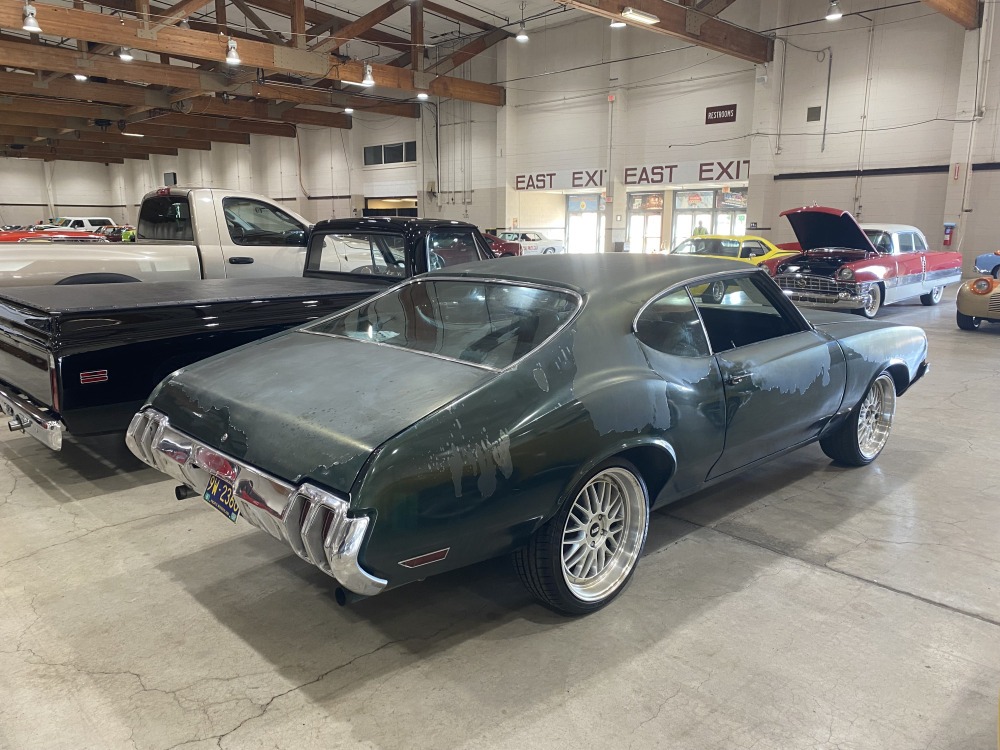 
								1970 Oldsmobile Cutlass S full									