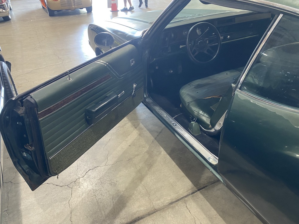 
								1970 Oldsmobile Cutlass S full									