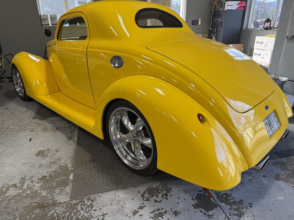 
								1937 Ford Custom Coupe Street Rod full									