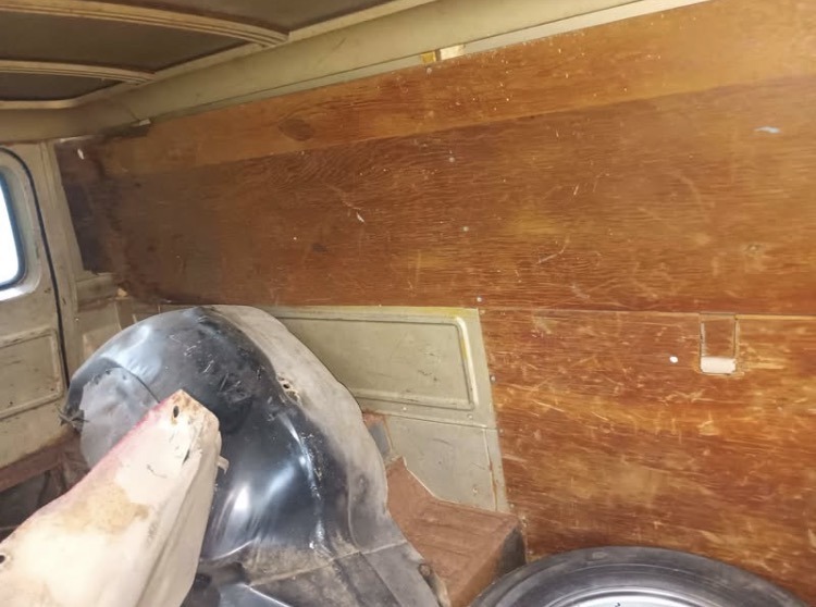 
								1963 Chevrolet Corvair panel van full									
