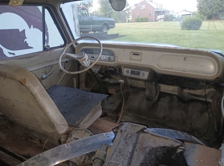 
								1963 Chevrolet Corvair panel van full									