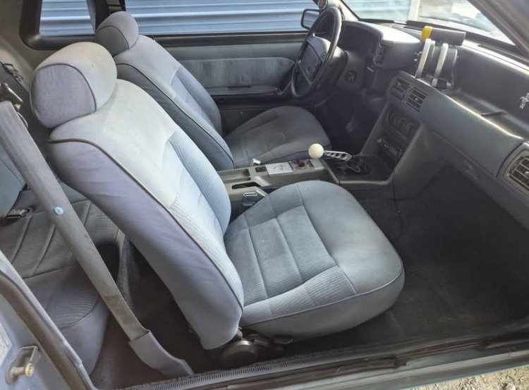 
								1990 Ford mustang LX Coupe full									