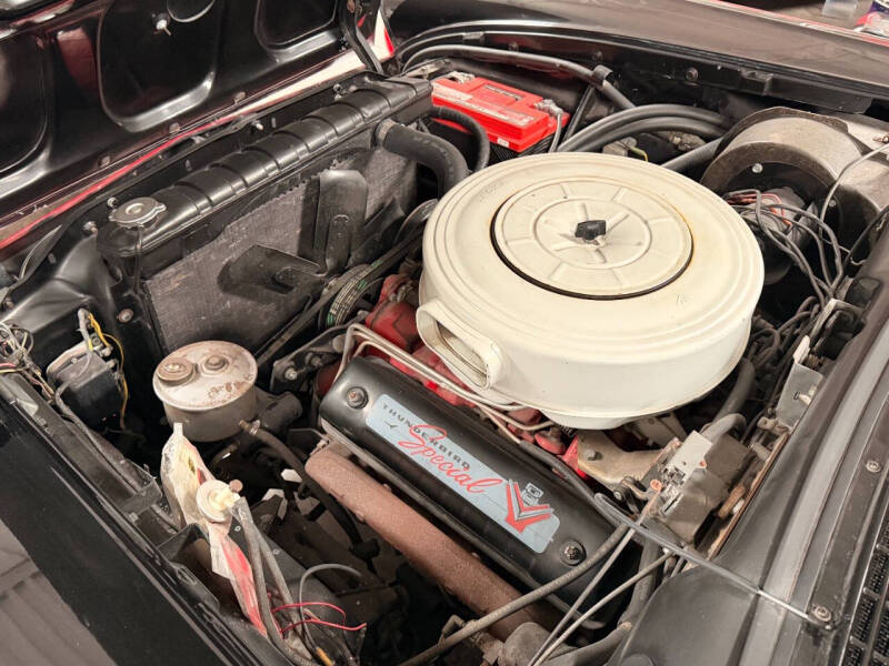 
								1957 Ford Fairlane 500 Skyliner full									