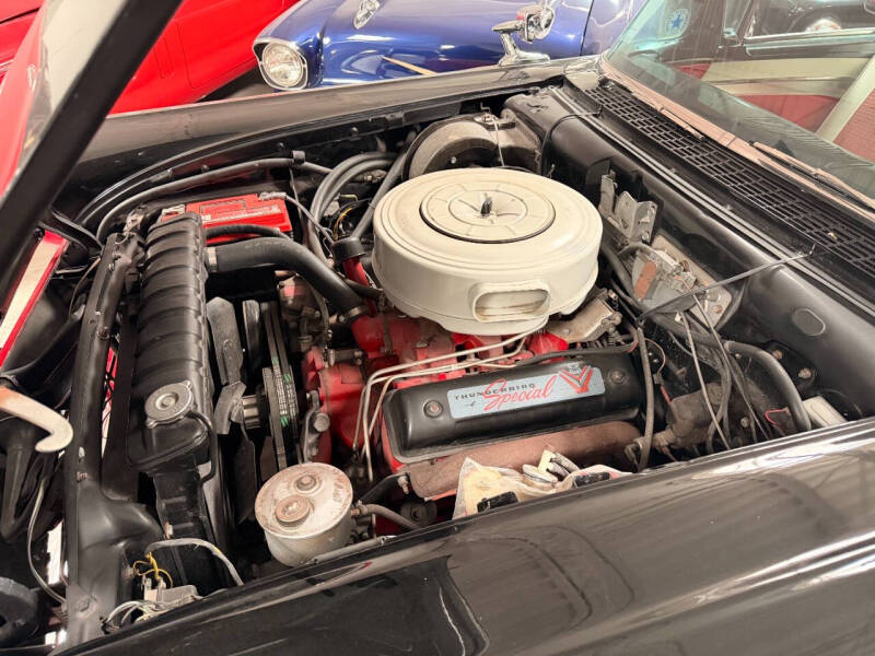 
								1957 Ford Fairlane 500 Skyliner full									