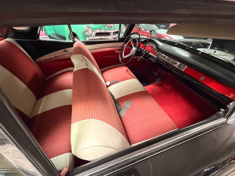 
								1957 Ford Fairlane 500 Skyliner full									
