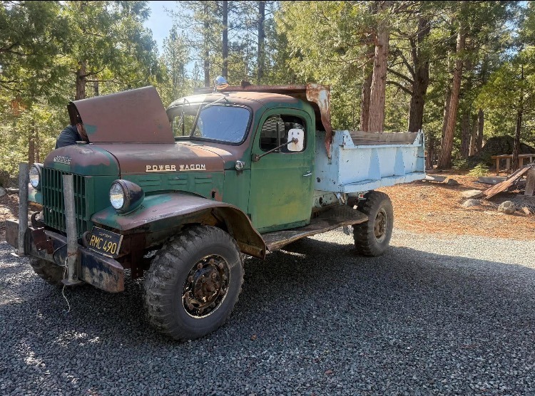 
								1952 Dodge Power Wagon full									