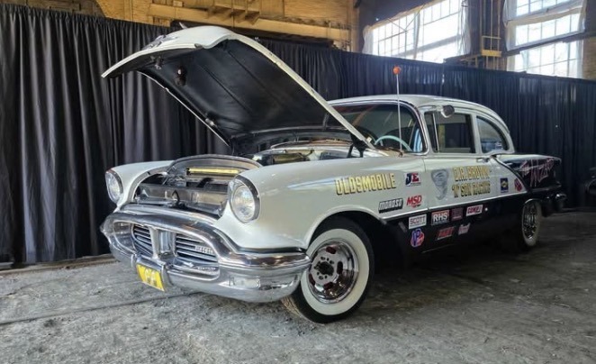 
								1956 Oldsmobile 88 full									