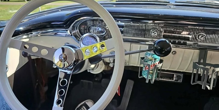 
								1956 Oldsmobile 88 full									