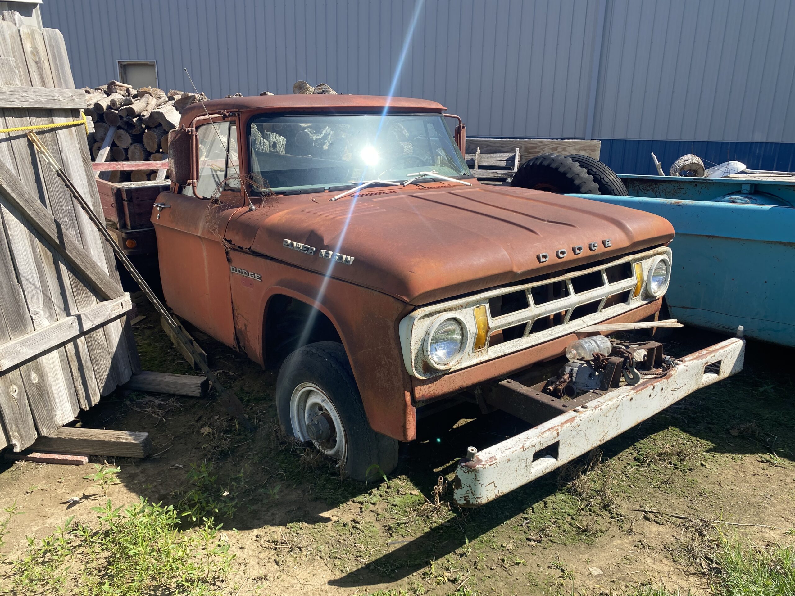 
								1968 Dodge W200 Power Wagon full									