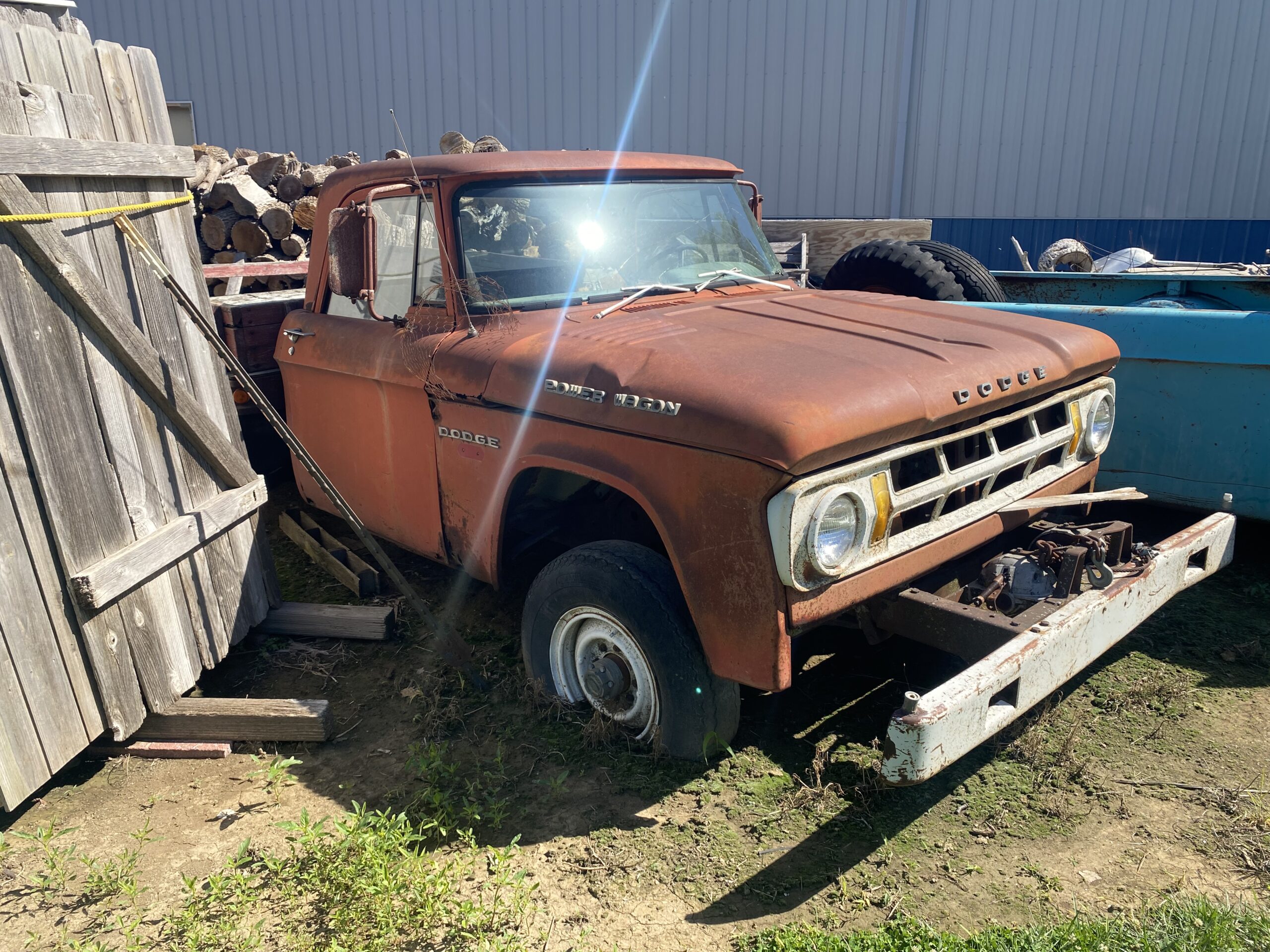 
								1968 Dodge W200 Power Wagon full									