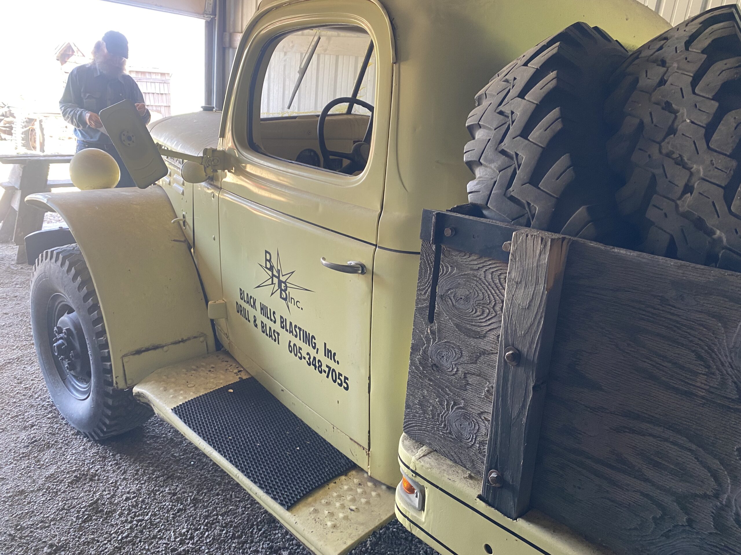 
								1946 Dodge Power Wagon full									