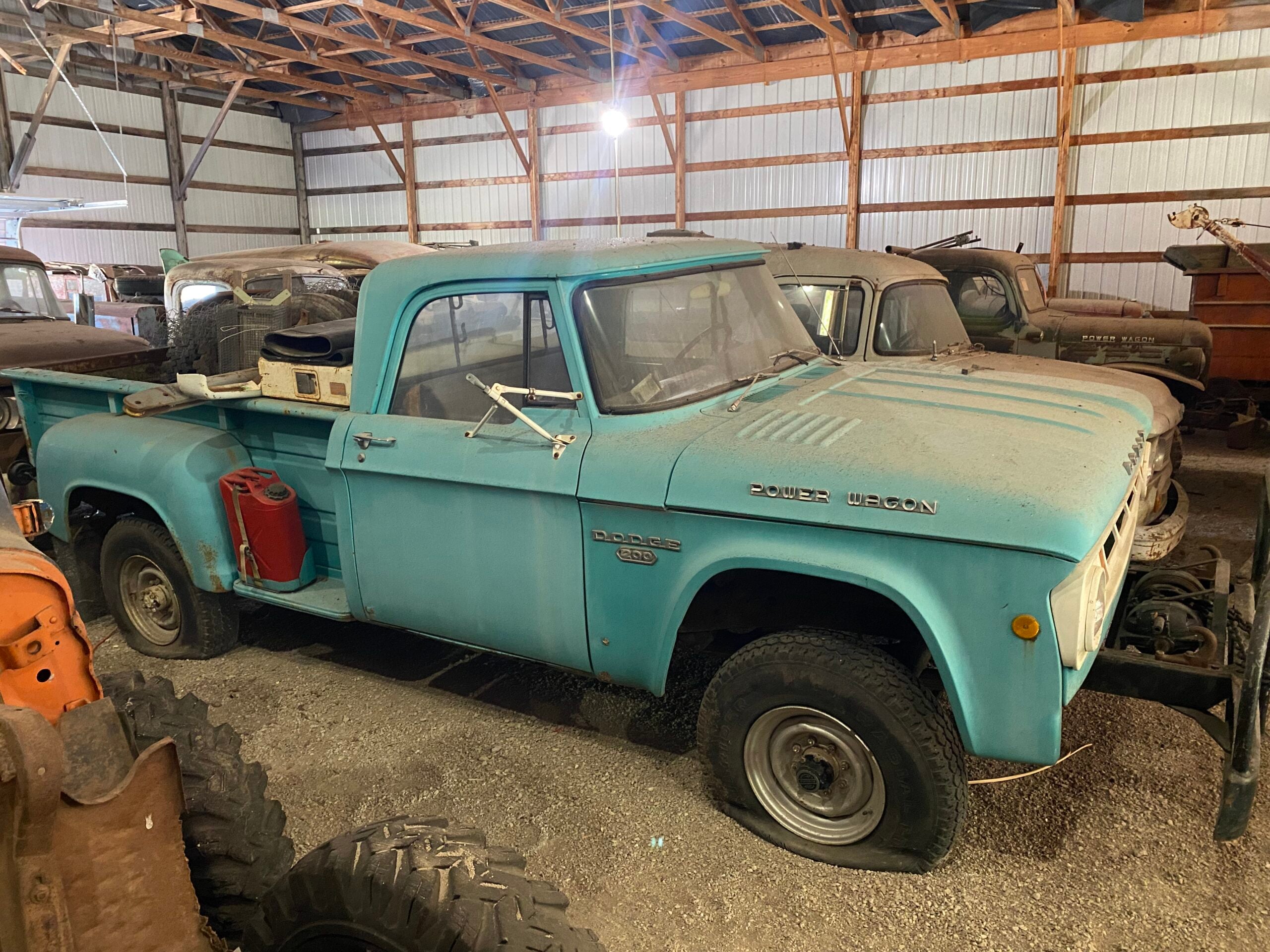 
								1968 Dodge Power Wagon W200 full									