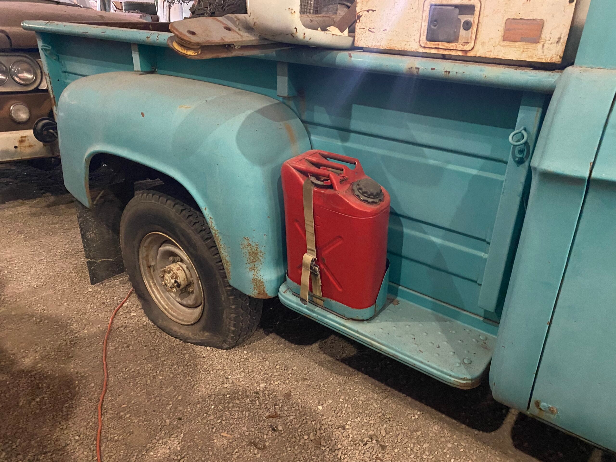 
								1968 Dodge Power Wagon W200 full									