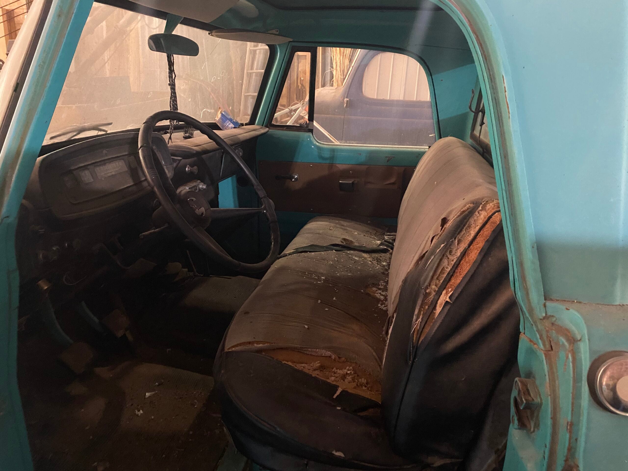 
								1968 Dodge Power Wagon W200 full									