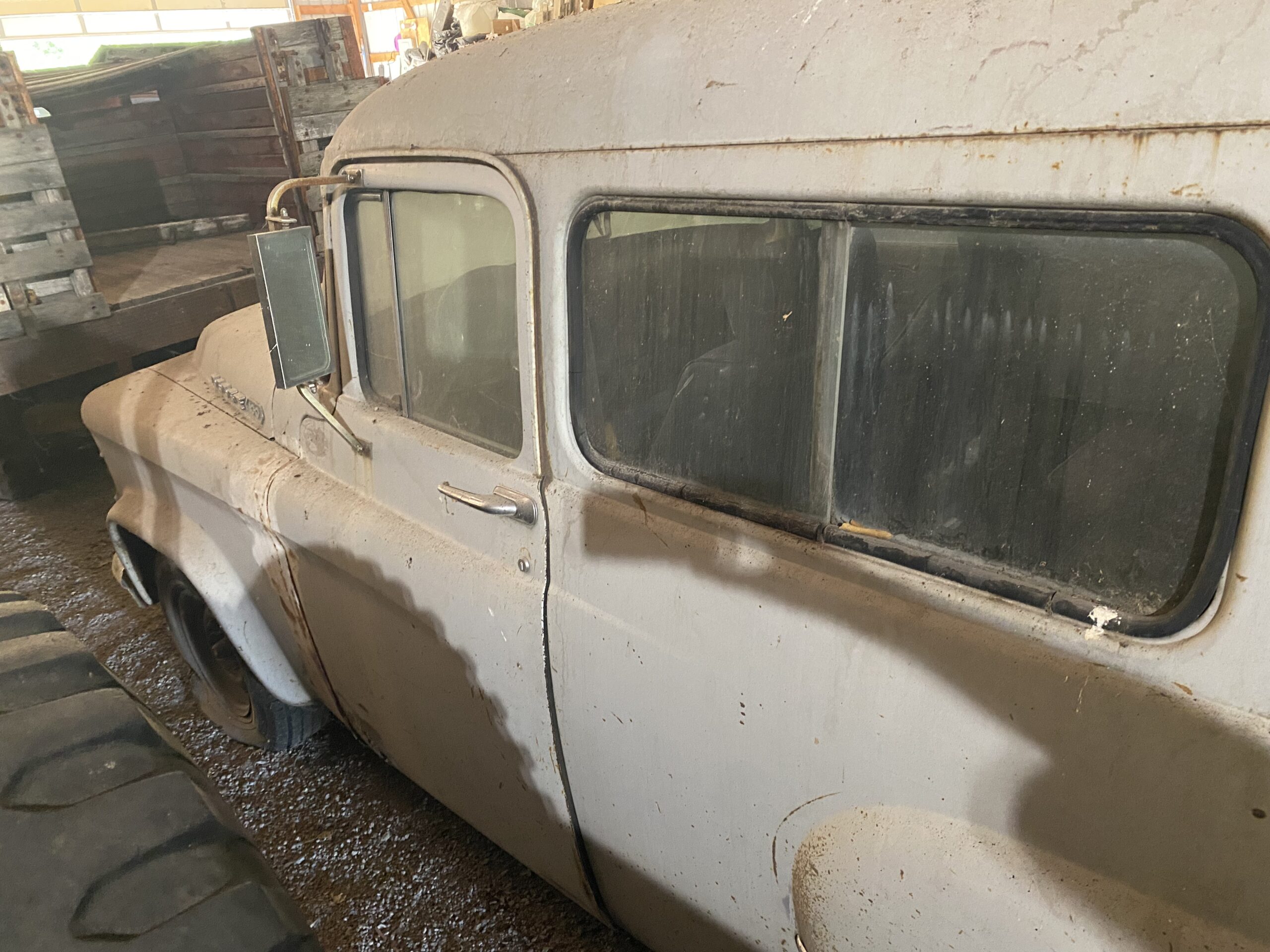 
								1966 Dodge D100 Town Wagon full									