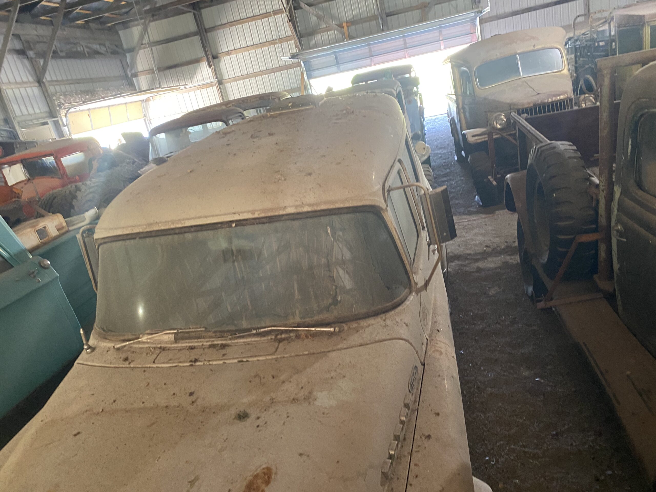 
								1966 Dodge D100 Town Wagon full									