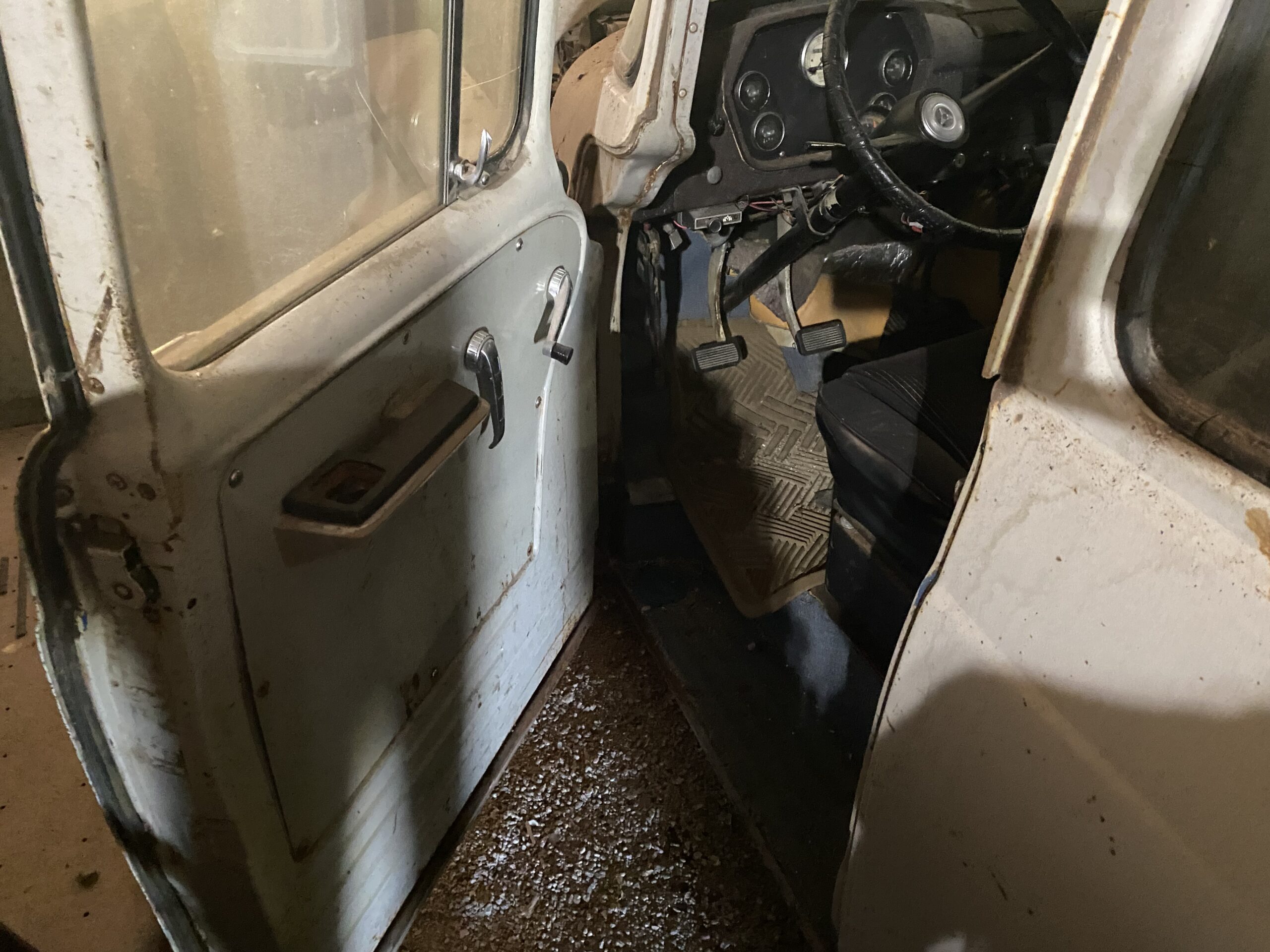 
								1966 Dodge D100 Town Wagon full									