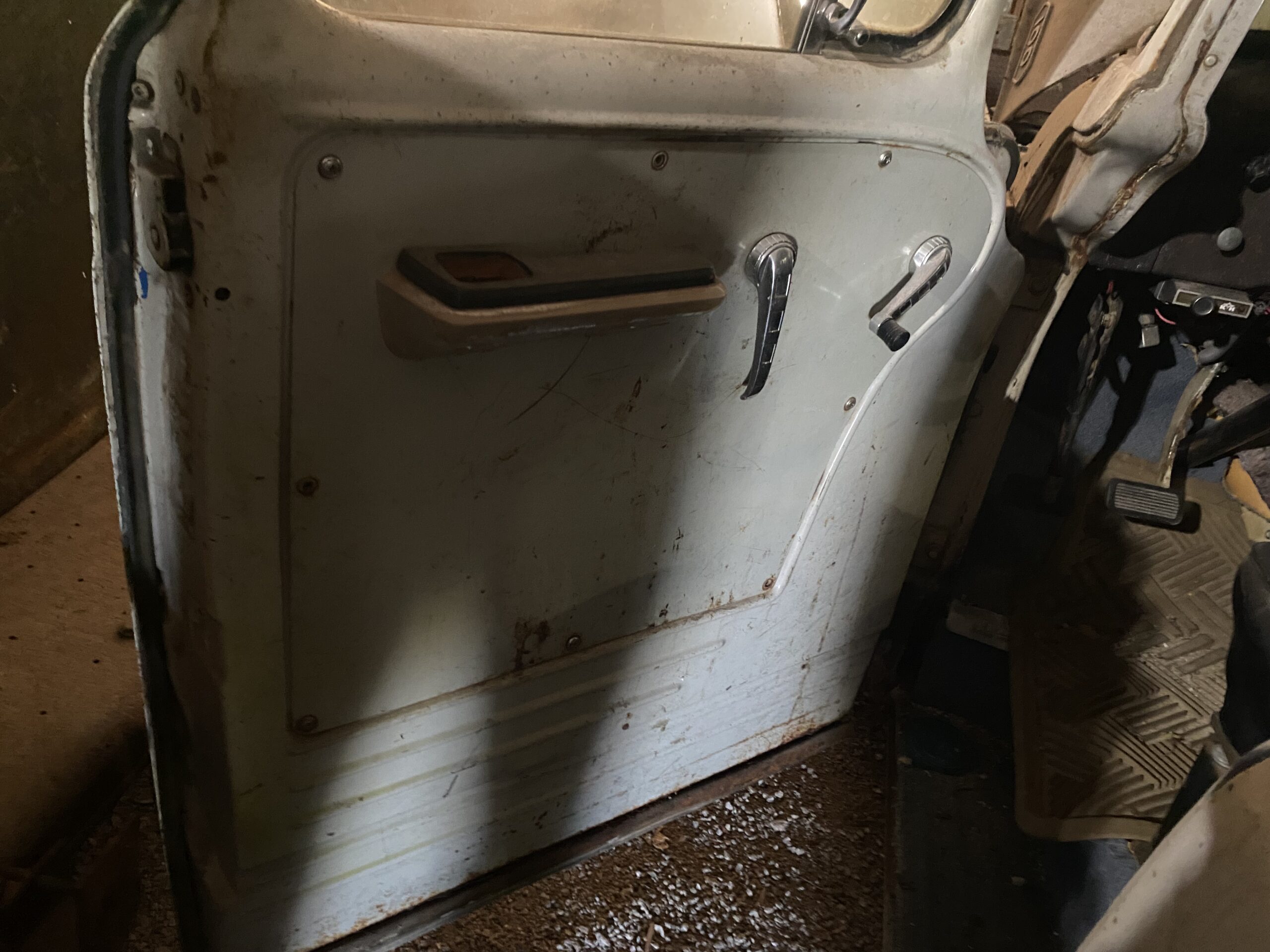
								1966 Dodge D100 Town Wagon full									
