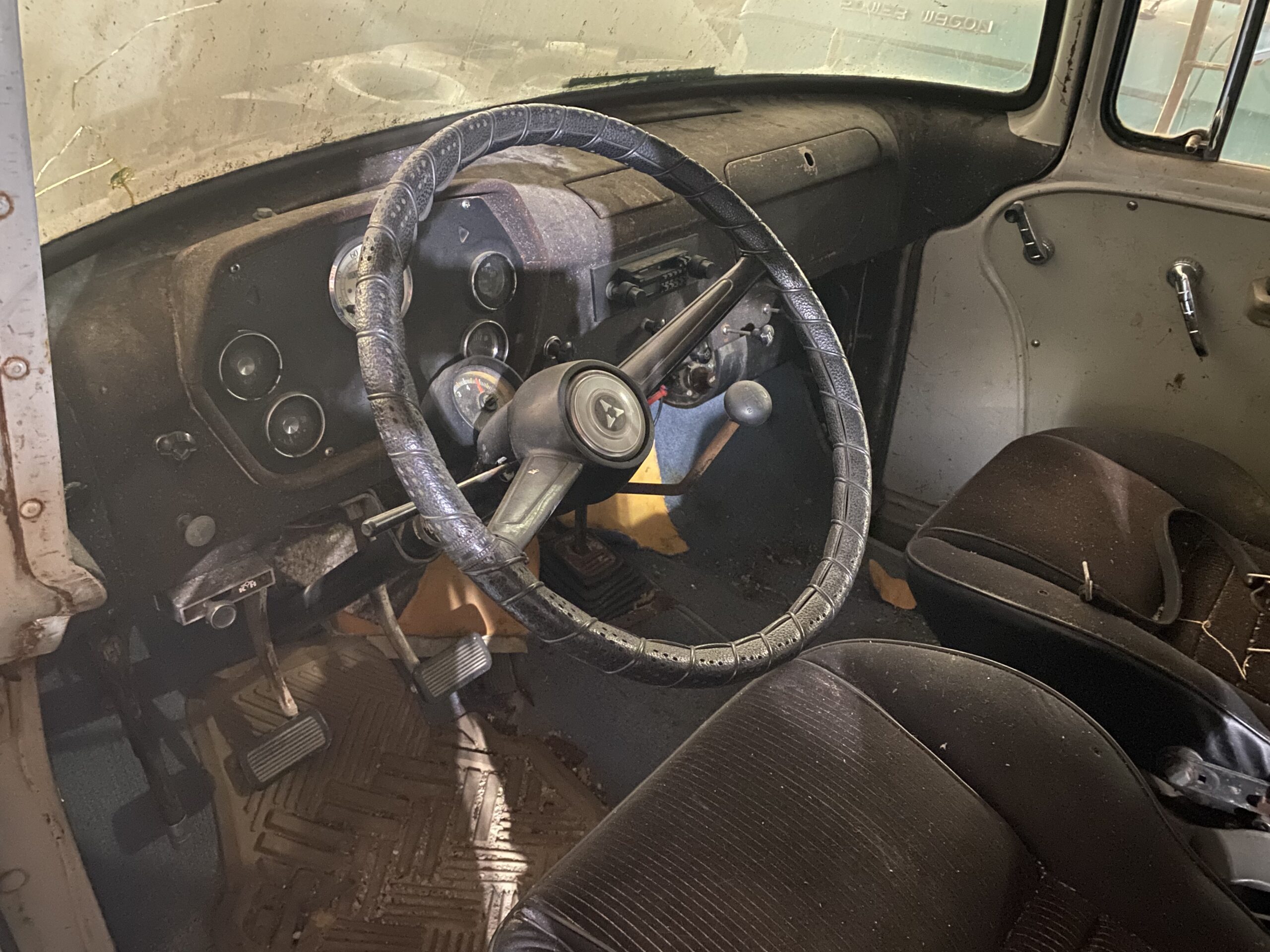 
								1966 Dodge D100 Town Wagon full									