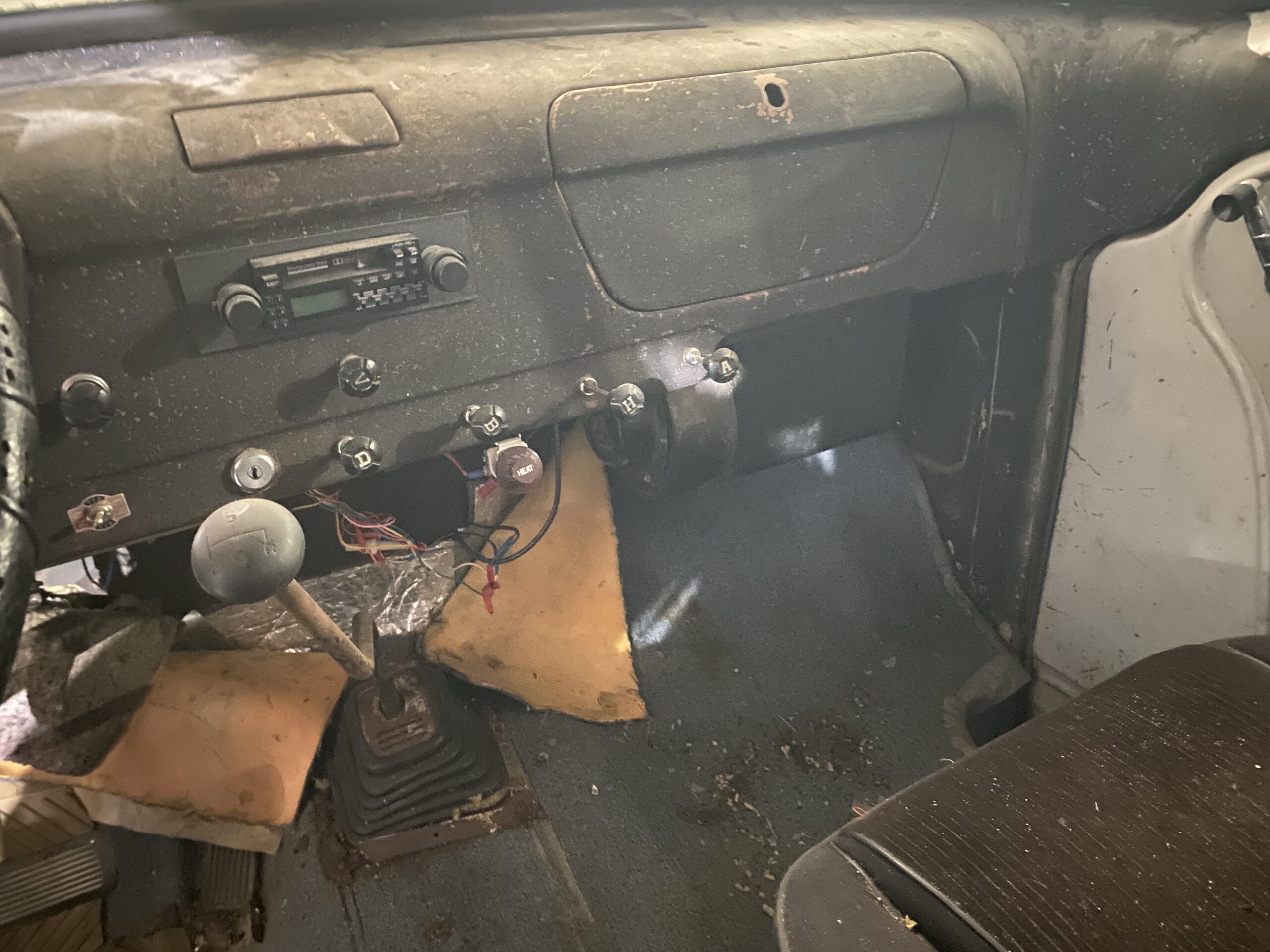 
								1966 Dodge D100 Town Wagon full									