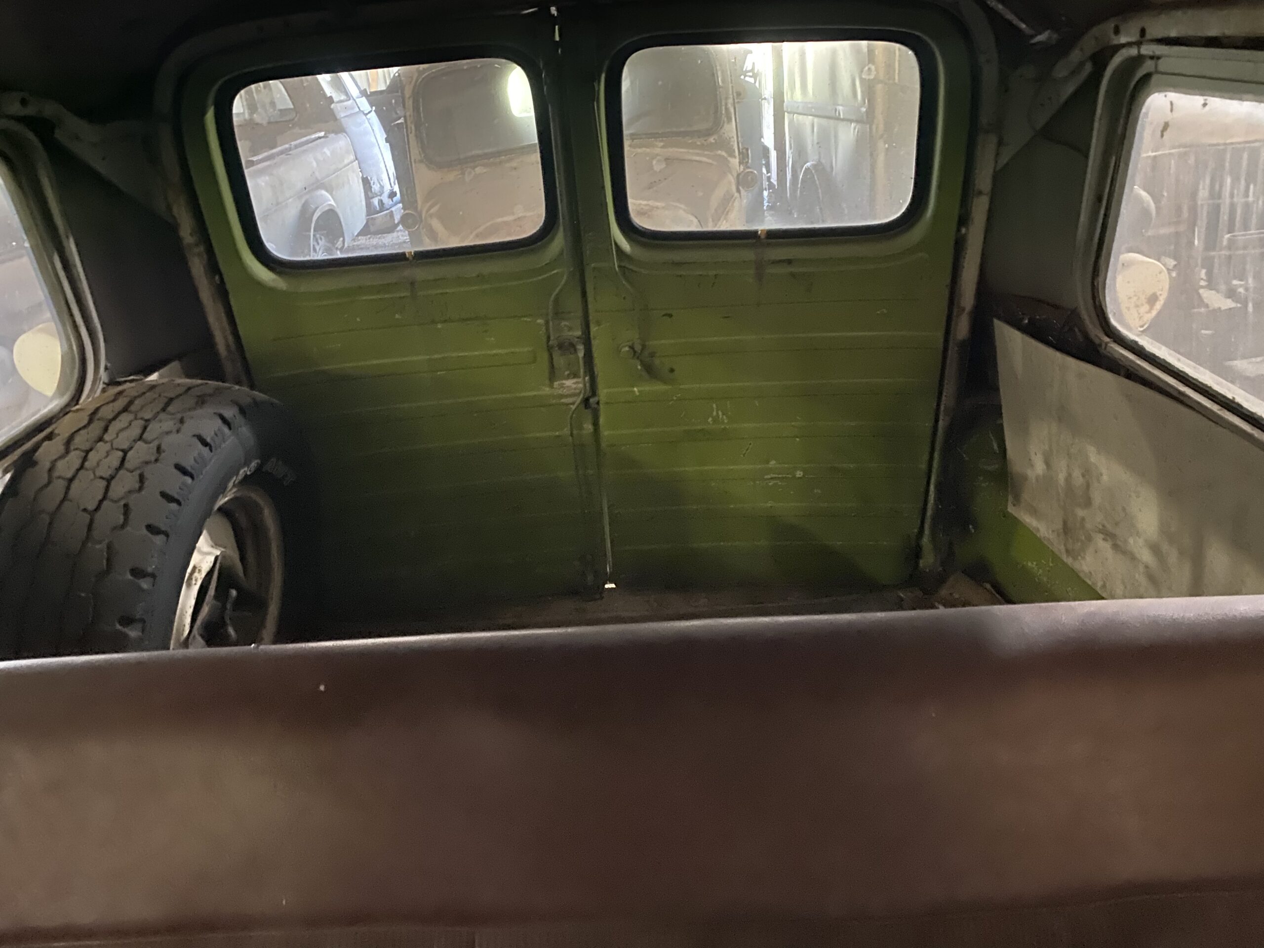
								1966 Dodge D100 Town Wagon full									