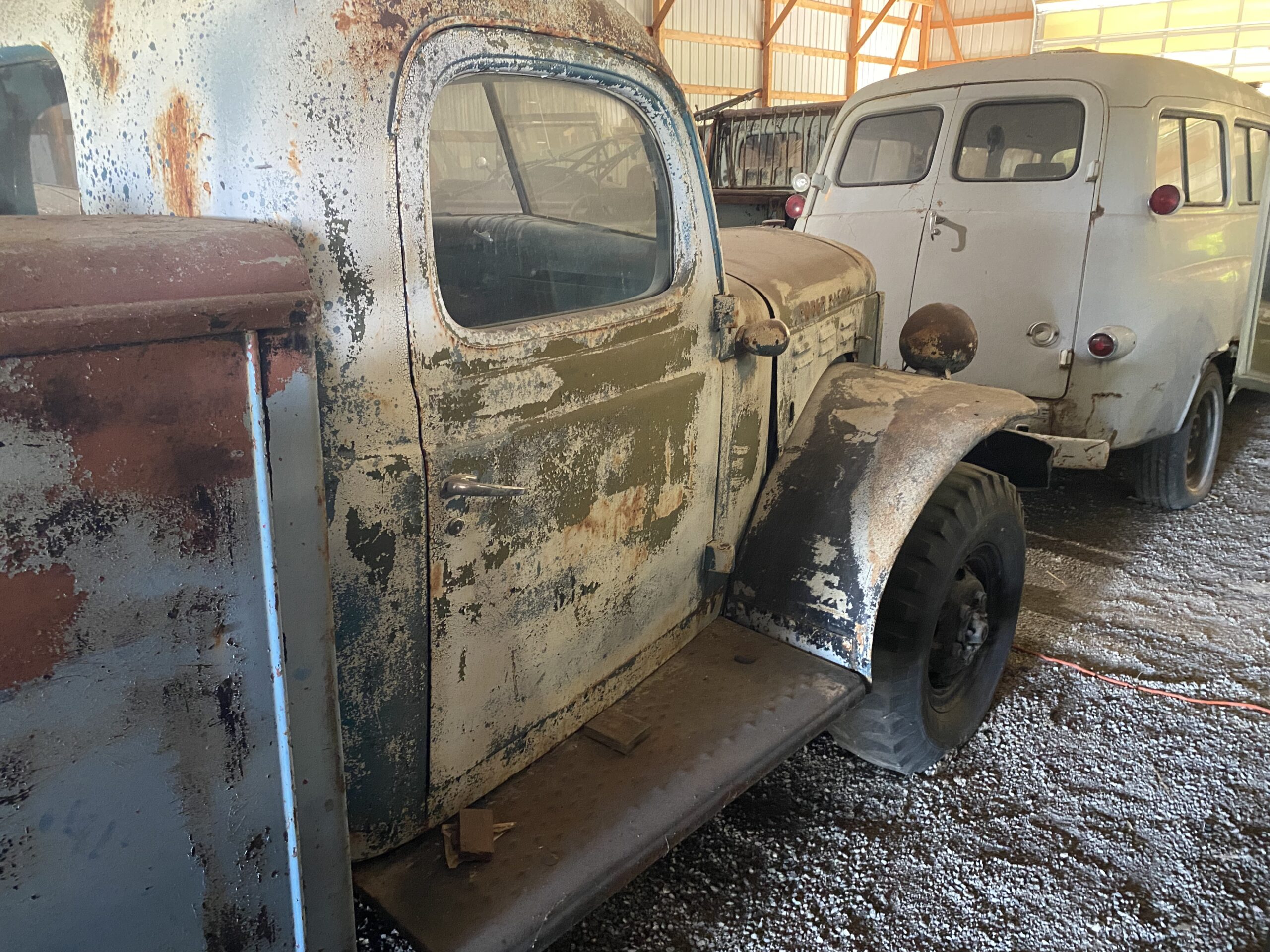 
								1947 Dodge Power Wagon full									
