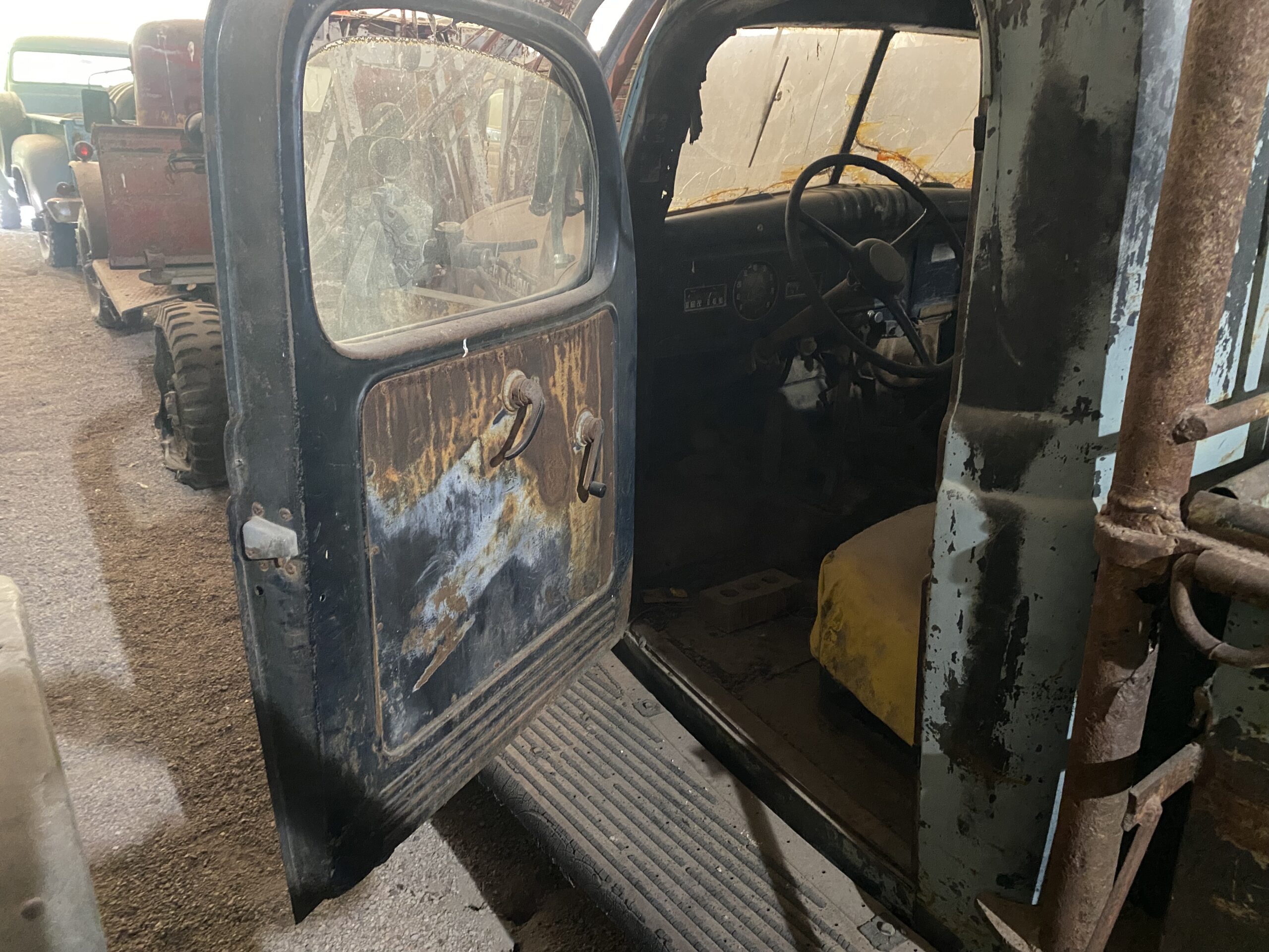 
								1946 Dodge Power Wagon full									