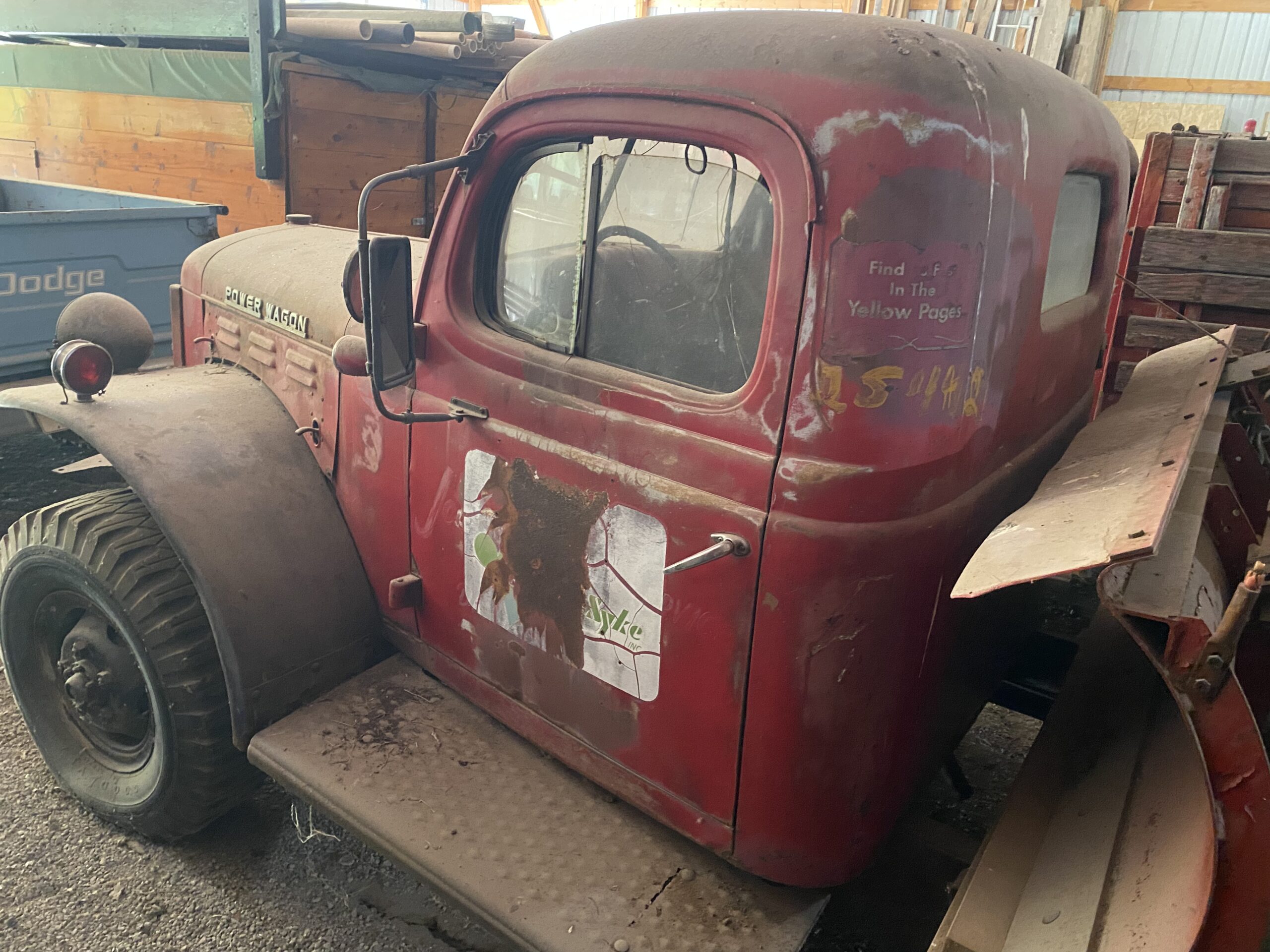 
								1947 Dodge Power Wagon full									