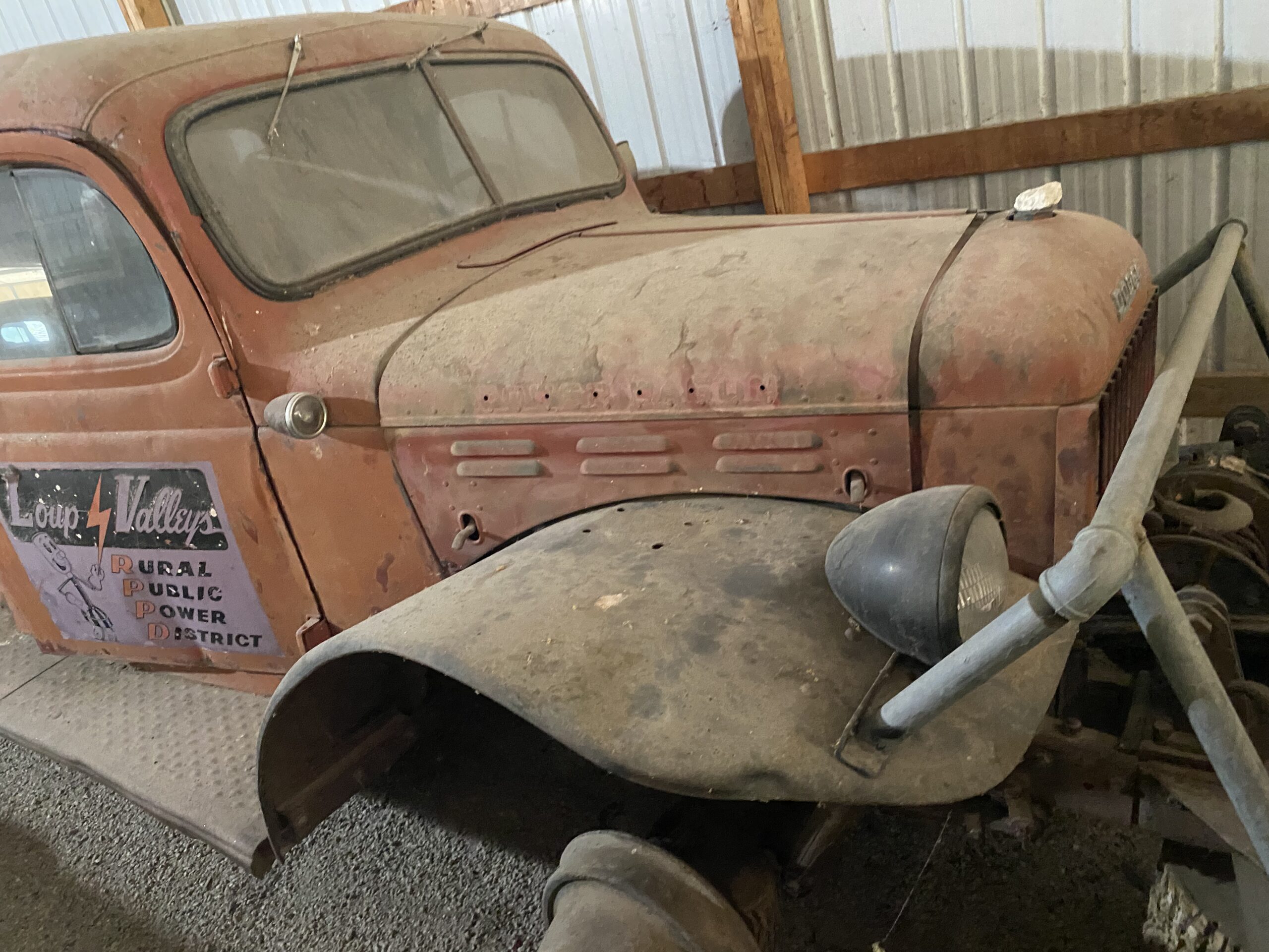 
								1948 Dodge Power Wagon full									