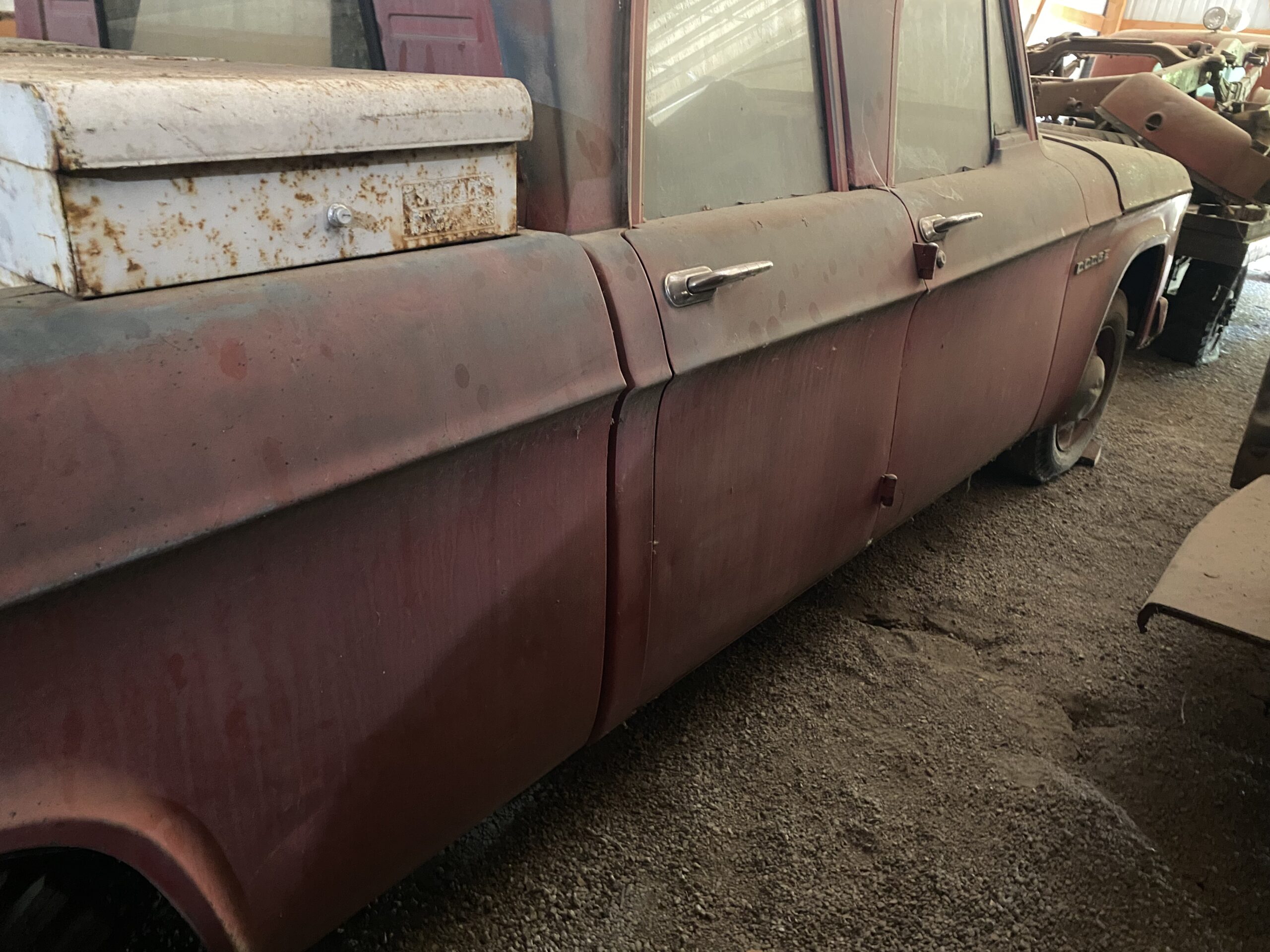 
								Dodge D200 Crew Cab full									