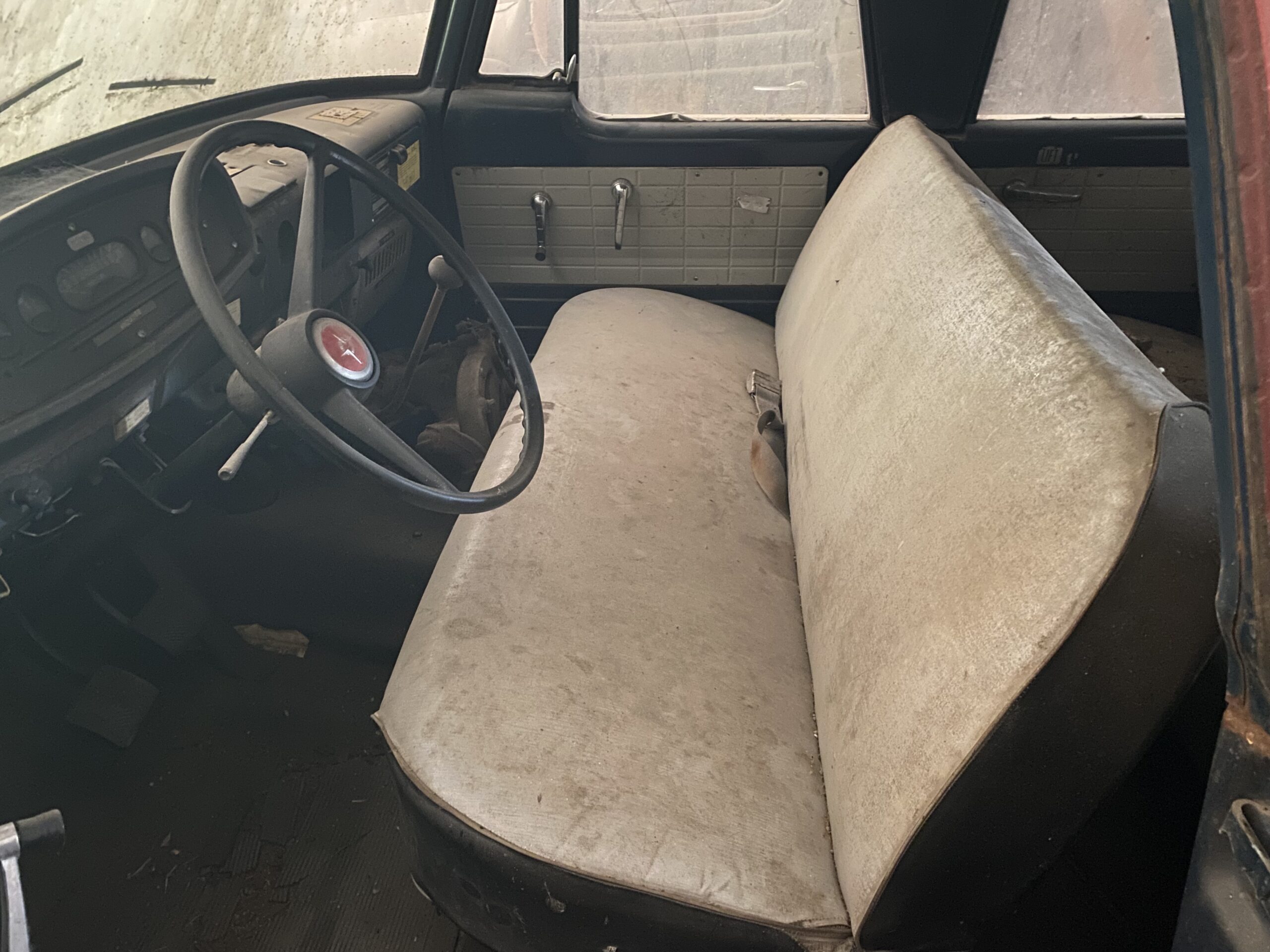 
								Dodge D200 Crew Cab full									