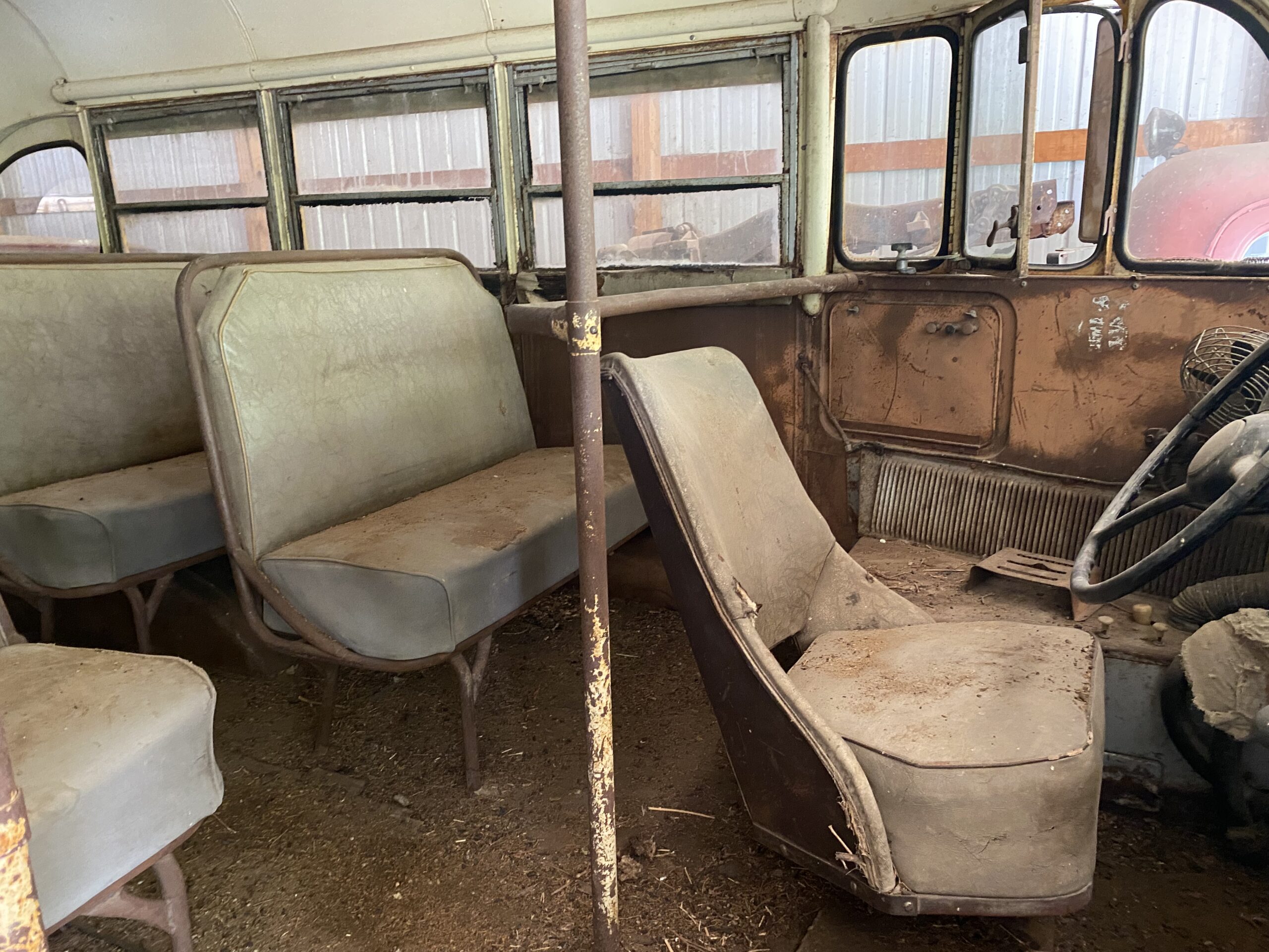 
								Dodge Power Wagon School Bus full									