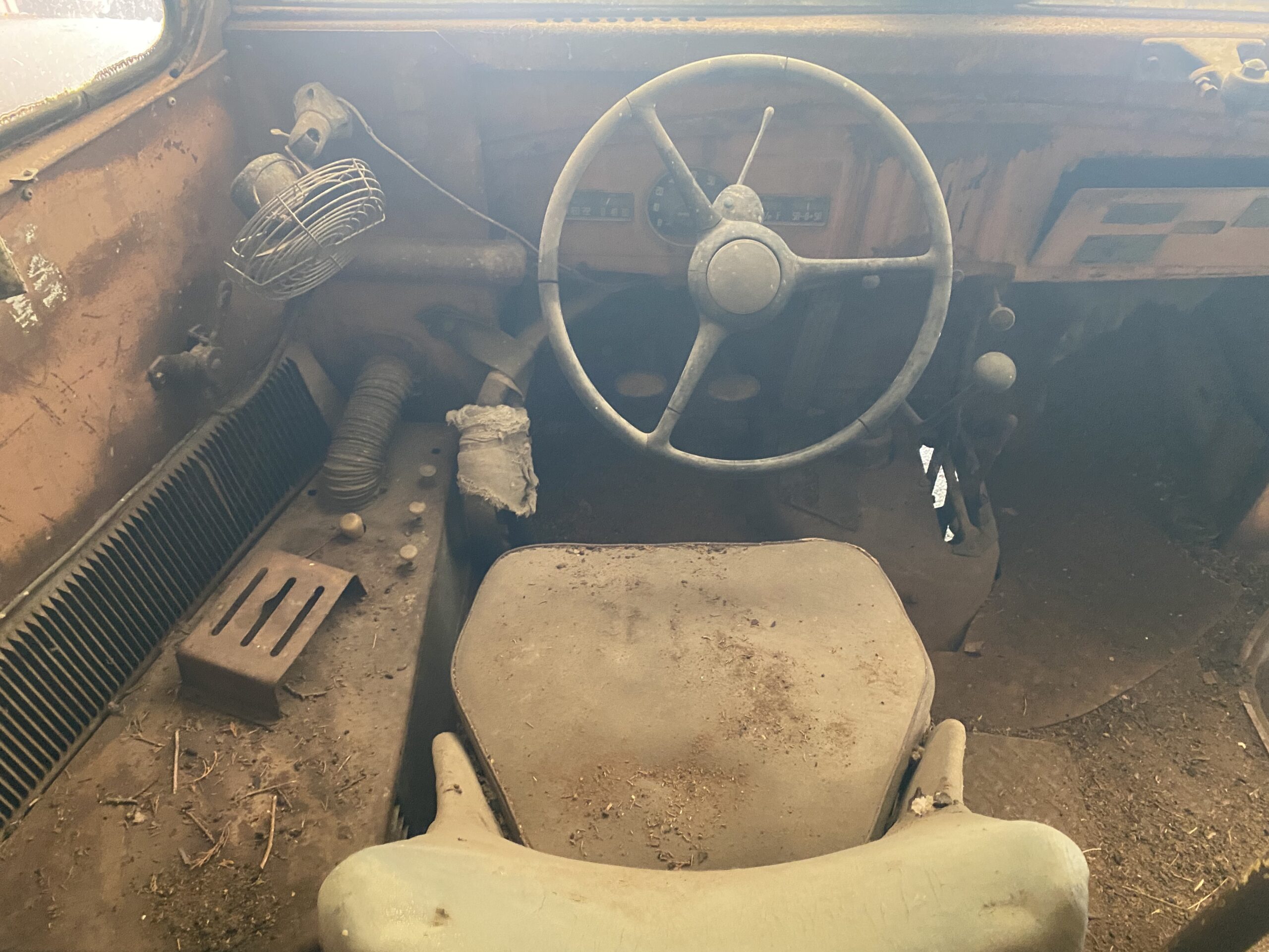 
								Dodge Power Wagon School Bus full									