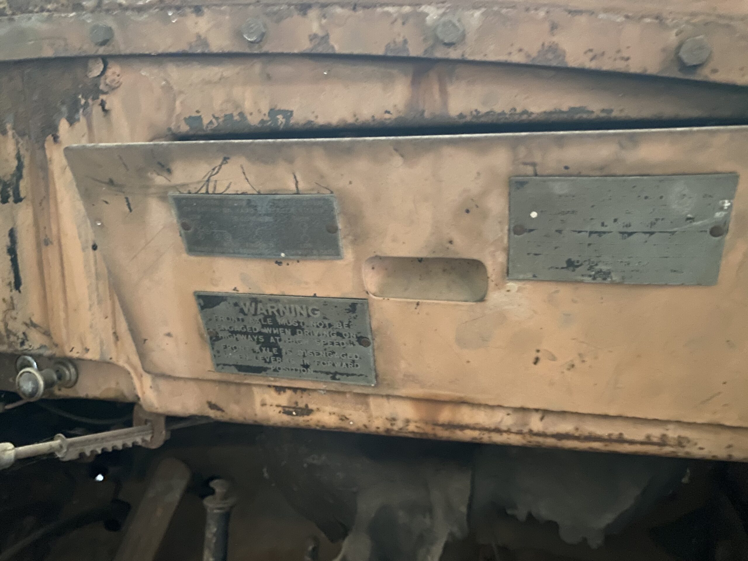 
								Dodge Power Wagon School Bus full									